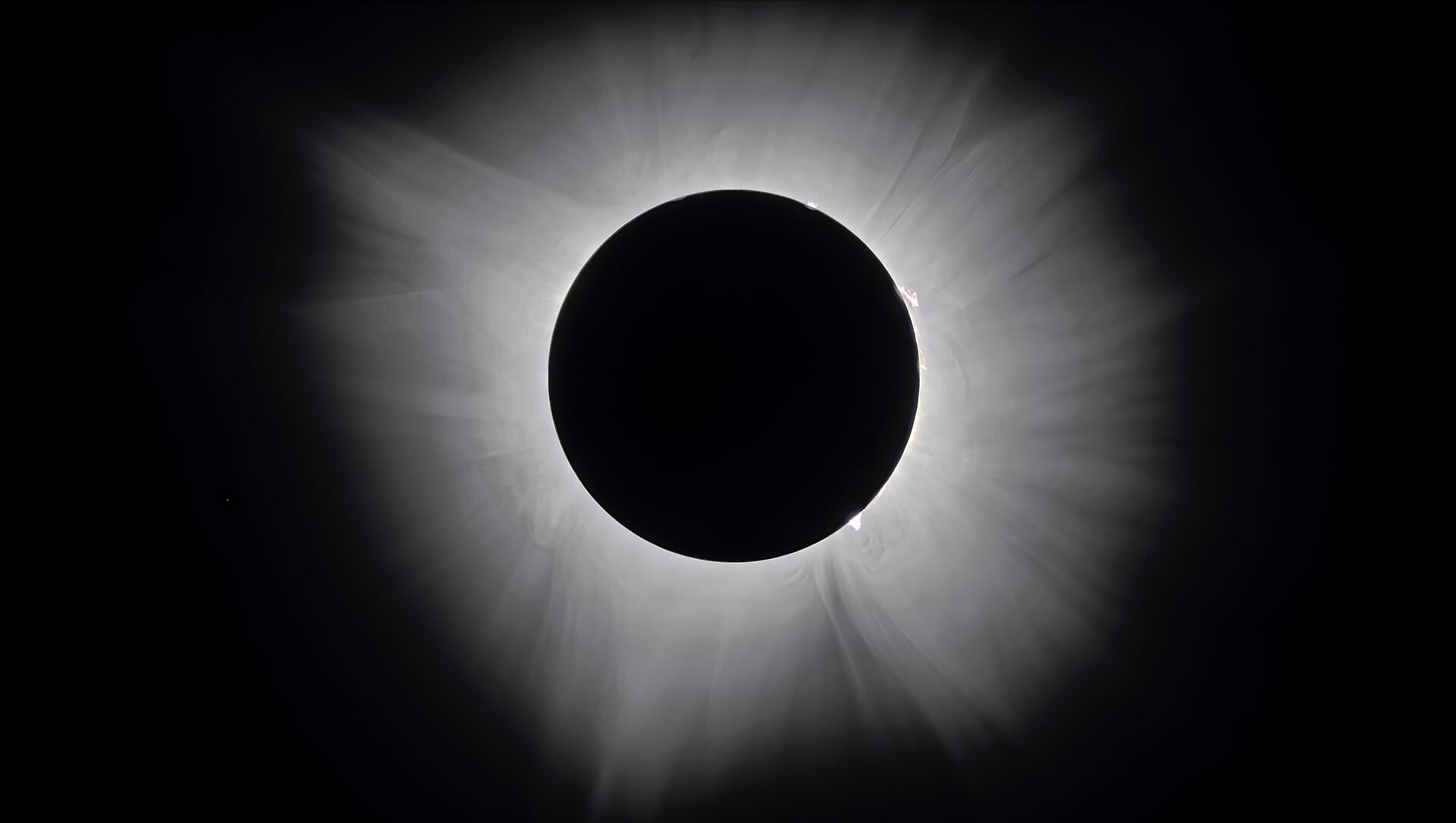 La couronne solaire pendant une éclipse totale de Soleil