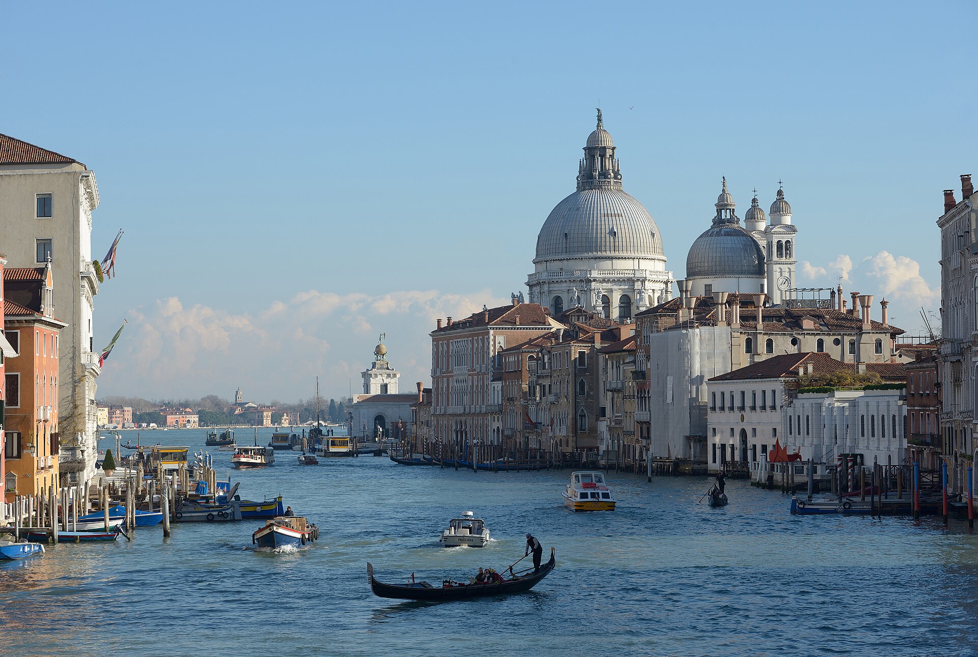 Le Grand Canal de Venise depuis le pont de l'Accademia
