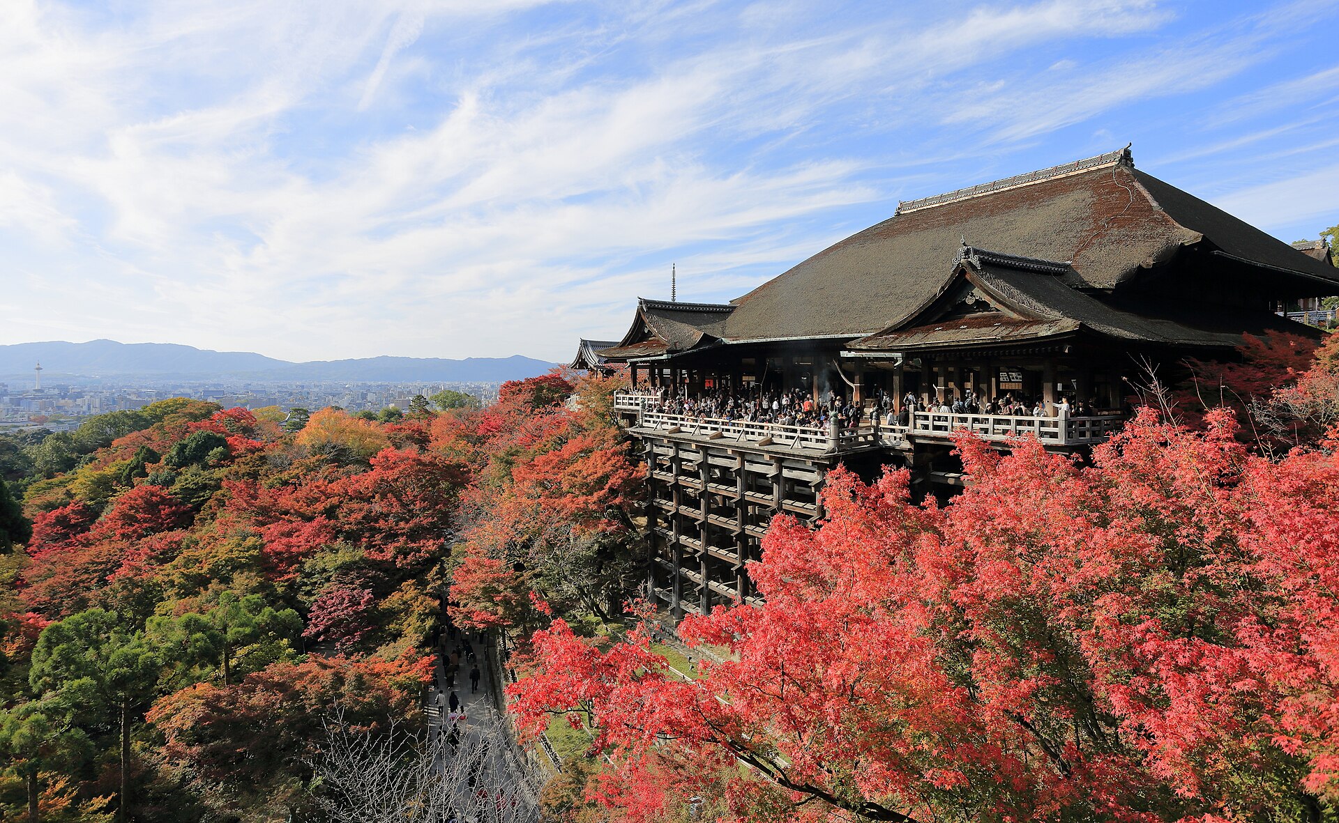 Le temple Kiyomizu-dera à Kyoto en automne
