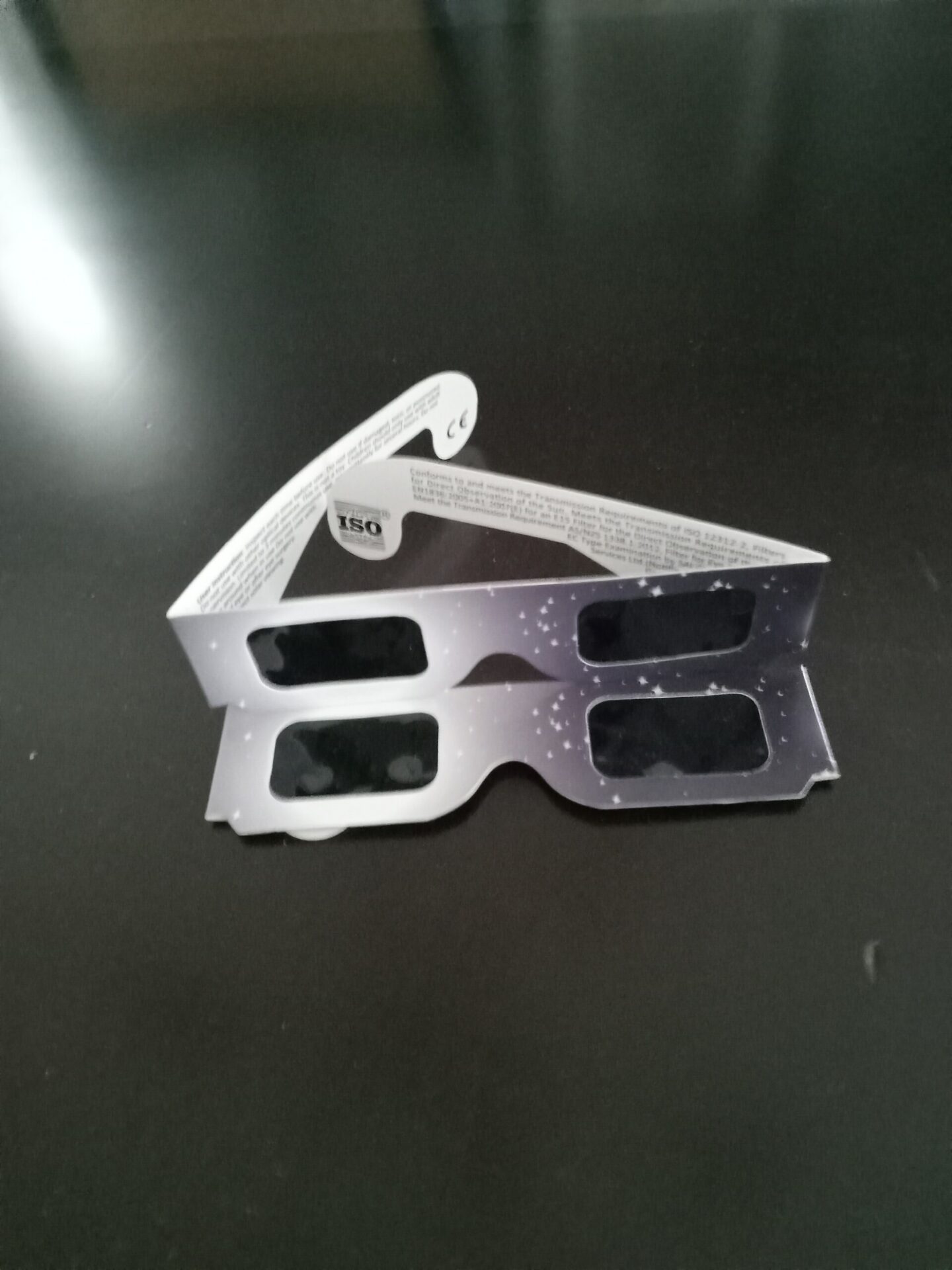 Lunettes d'éclipse certifiées pour observer le Soleil