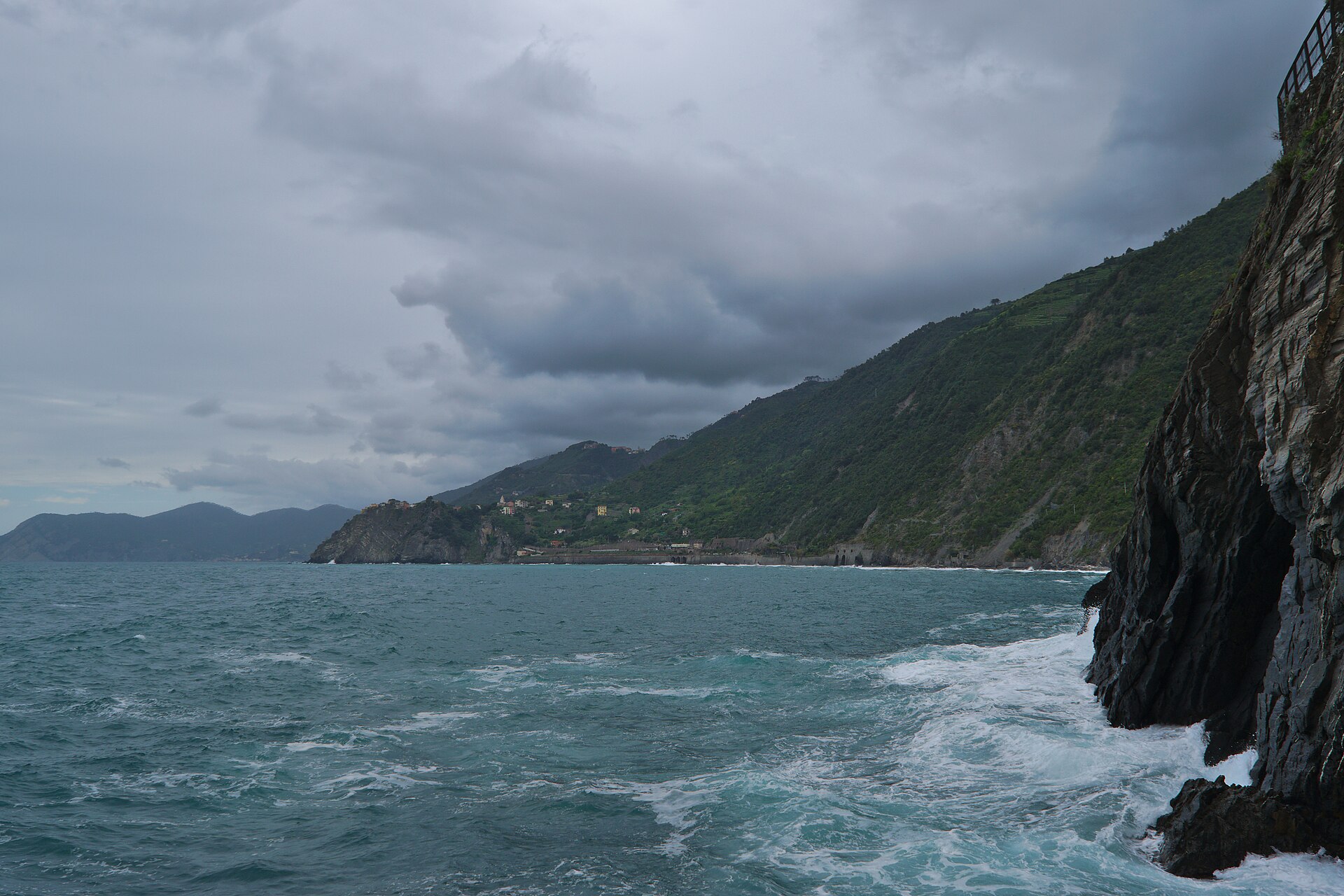 La côte des Cinque Terre vue depuis Manarola, en Italie