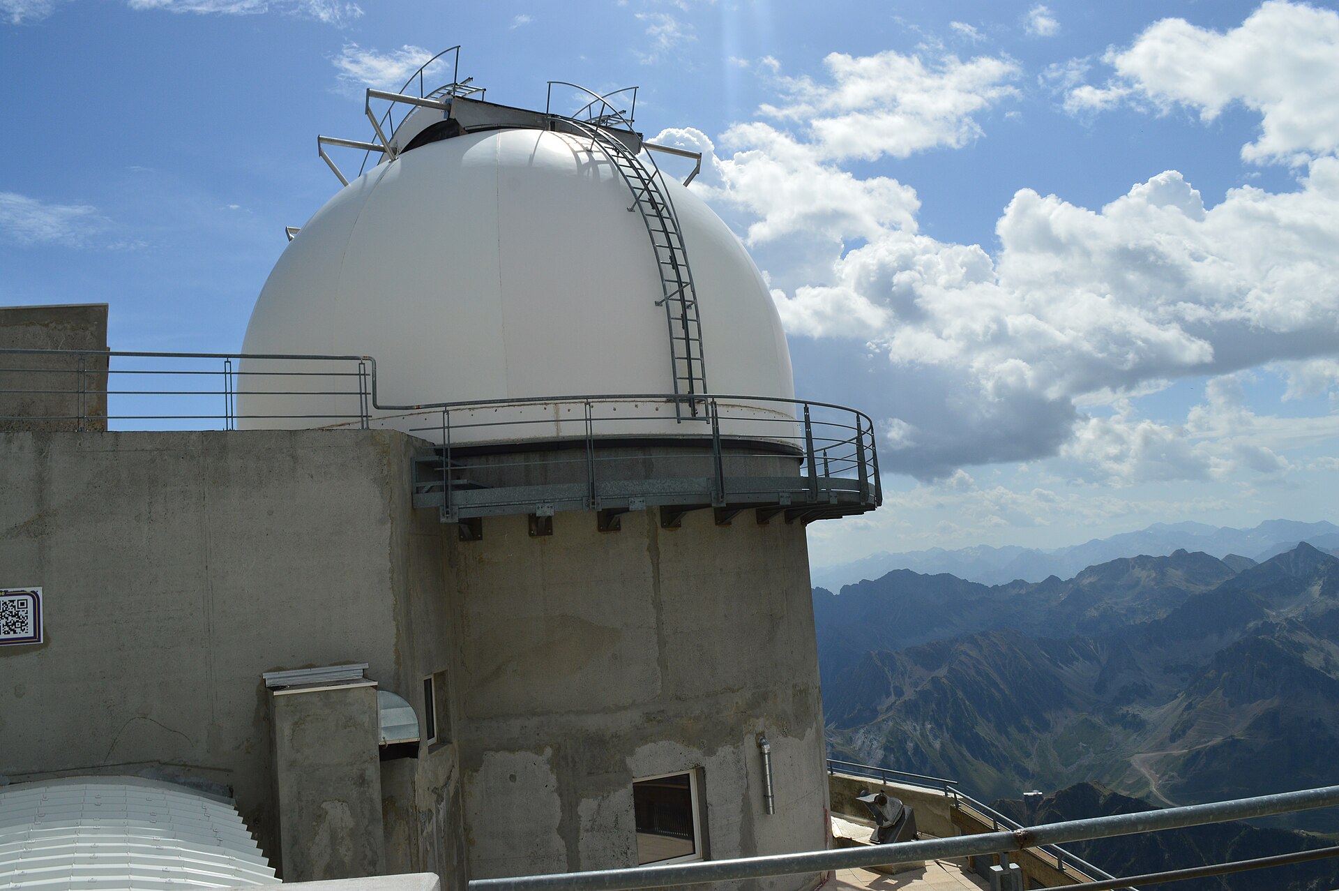L'observatoire du Pic du Midi de Bigorre dans les Pyrénées