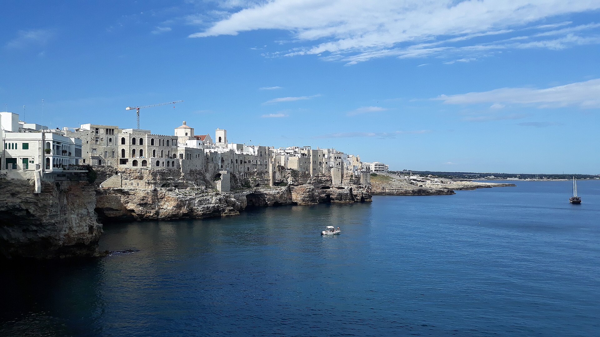 Polignano a Mare et la mer Adriatique, dans les Pouilles
