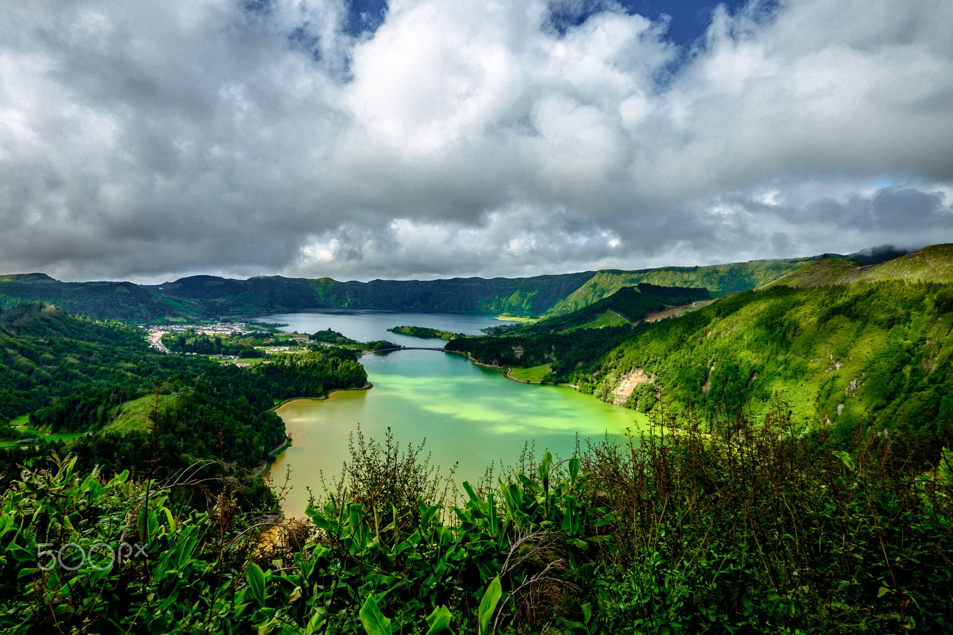 Les lacs volcaniques de Sete Cidades, sur l'île de São Miguel aux Açores